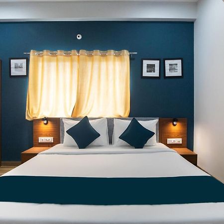 Hotel Ballfin Indore Индор Екстериор снимка