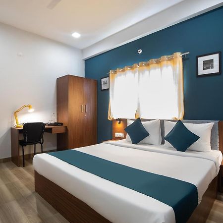 Hotel Ballfin Indore Индор Екстериор снимка