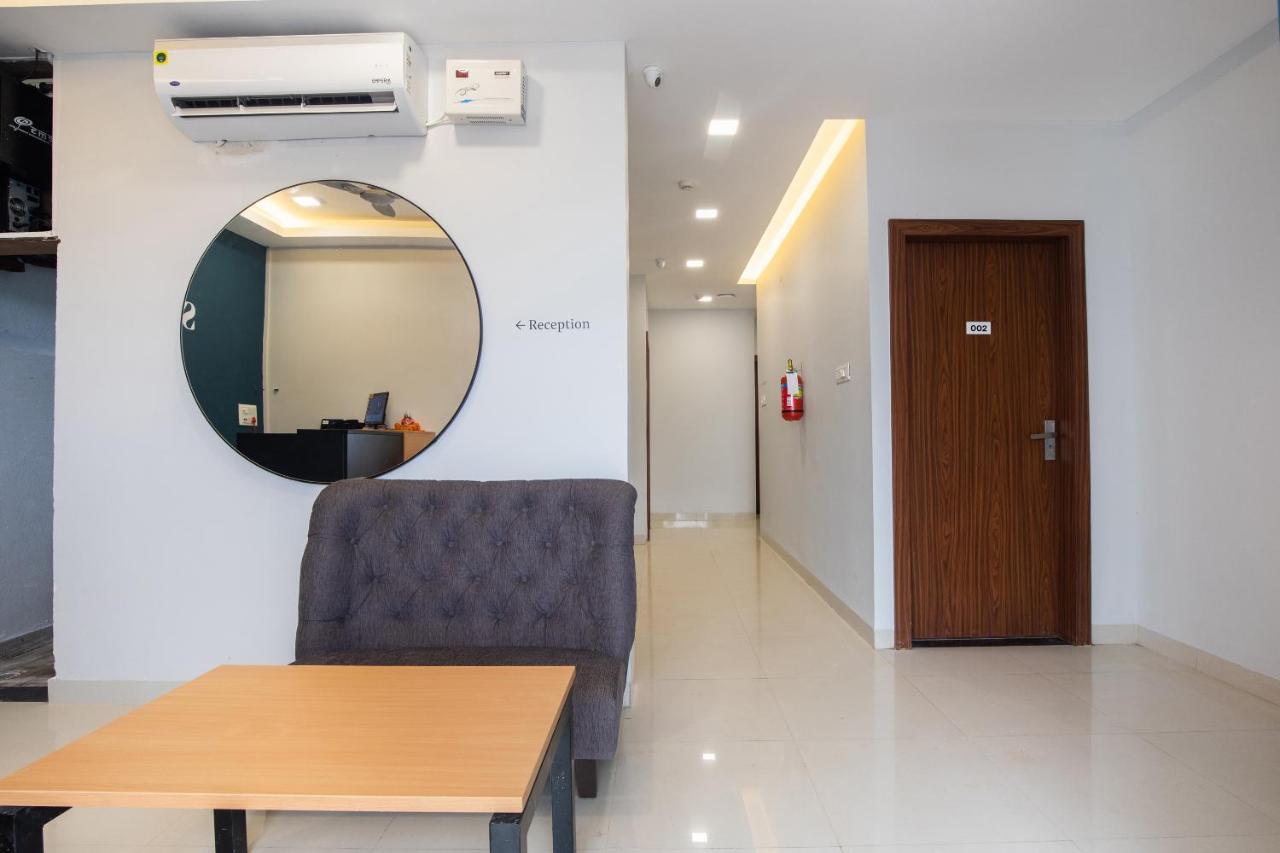 Hotel Ballfin Indore Индор Екстериор снимка