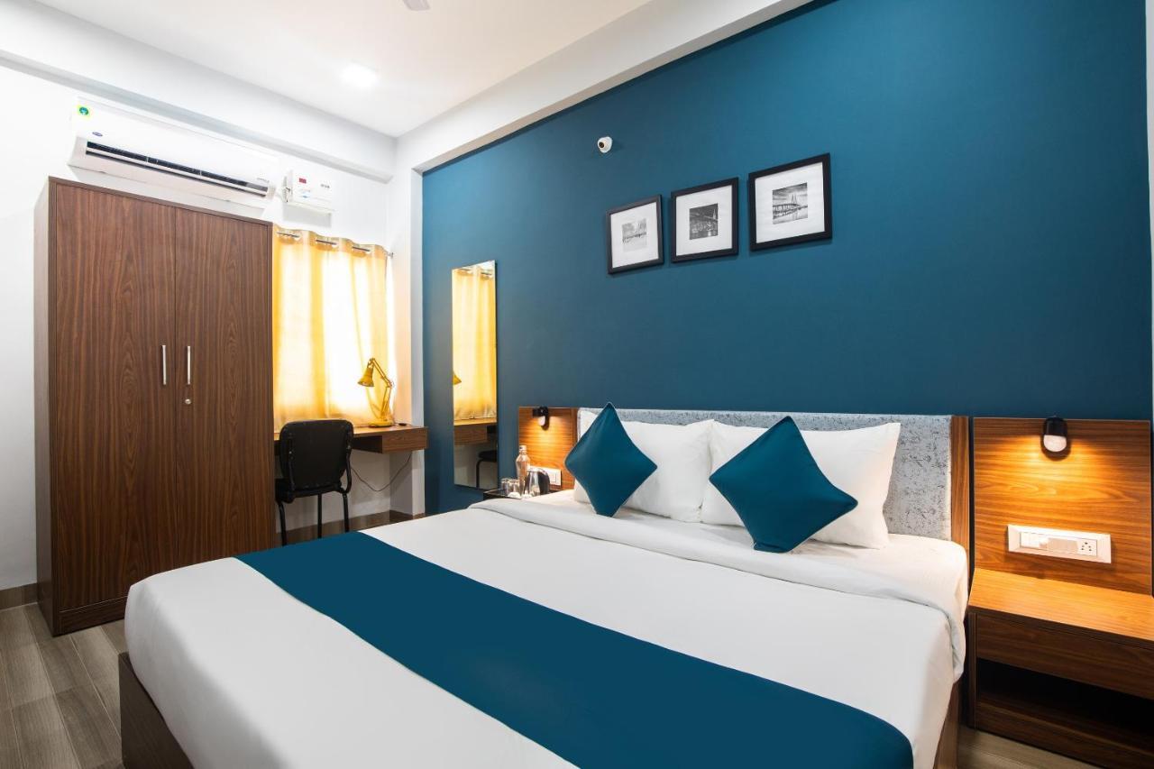 Hotel Ballfin Indore Индор Екстериор снимка