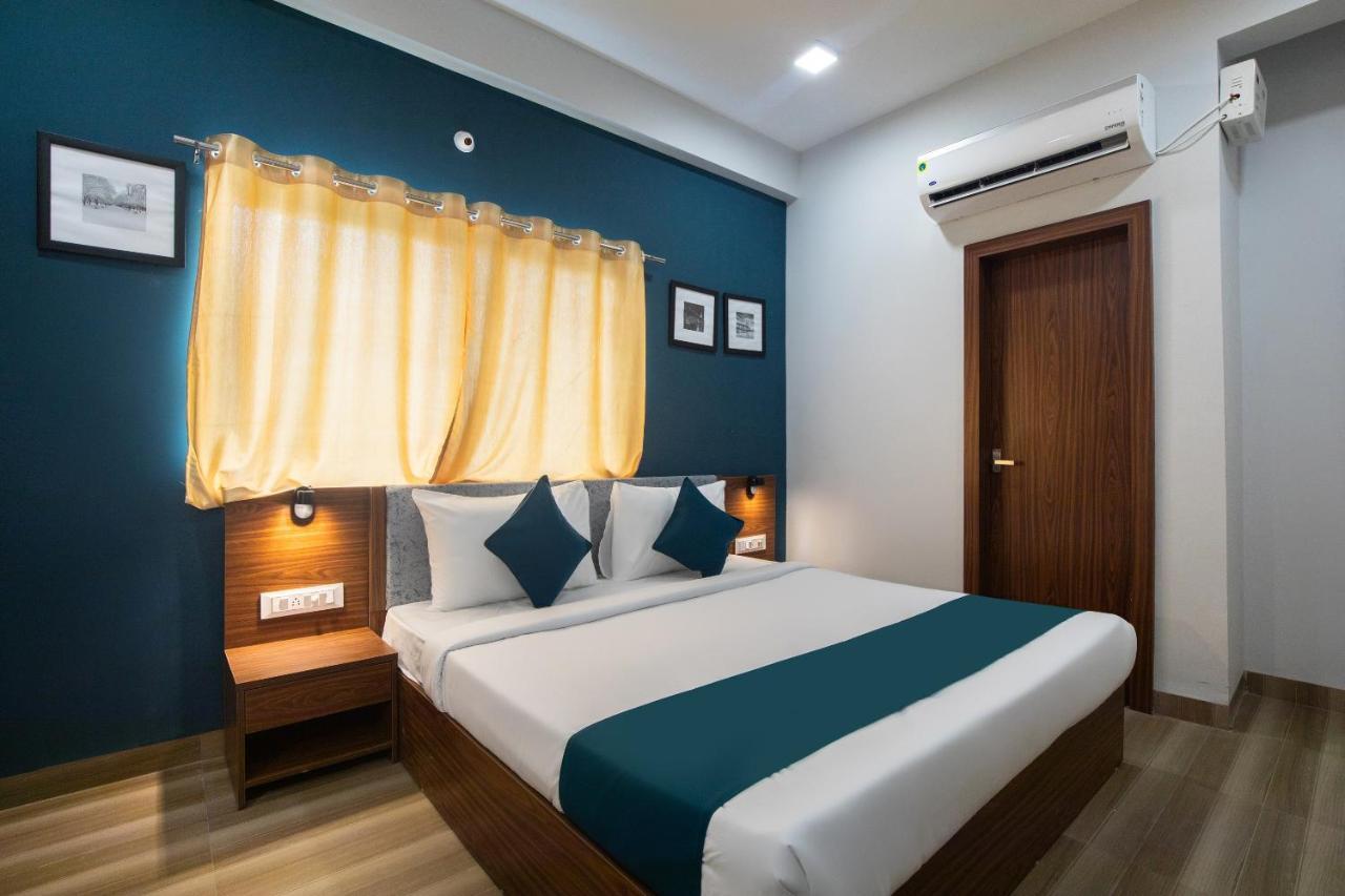 Hotel Ballfin Indore Индор Екстериор снимка