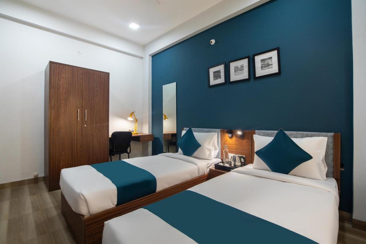 Hotel Ballfin Indore Индор Екстериор снимка