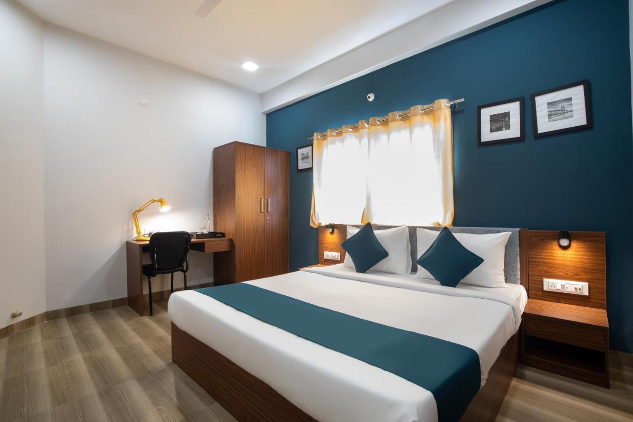 Hotel Ballfin Indore Индор Екстериор снимка