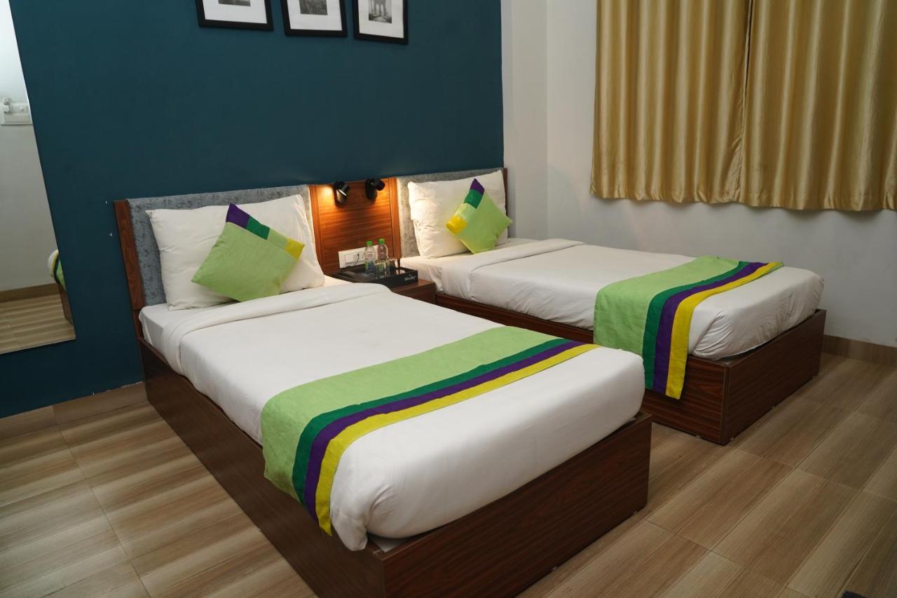 Hotel Ballfin Indore Индор Екстериор снимка
