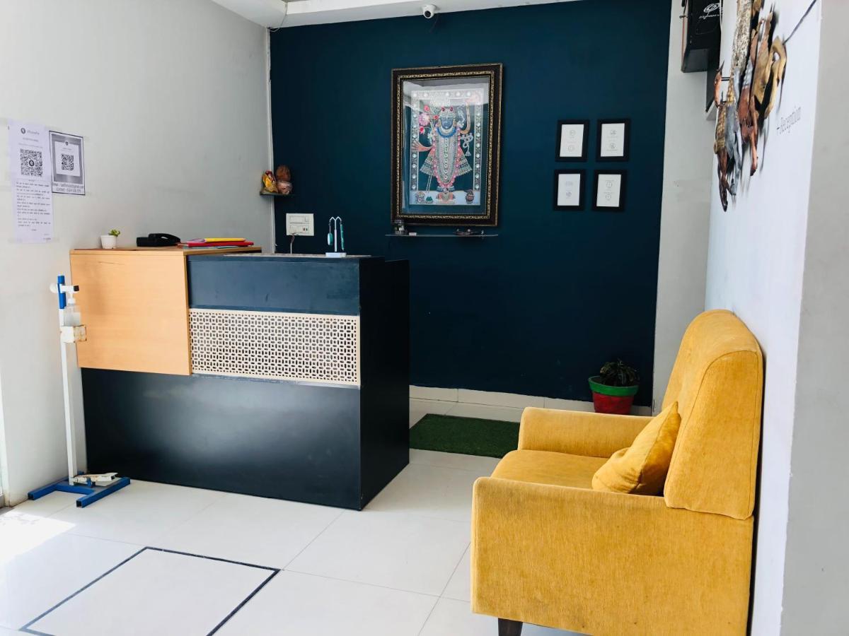 Hotel Ballfin Indore Индор Екстериор снимка