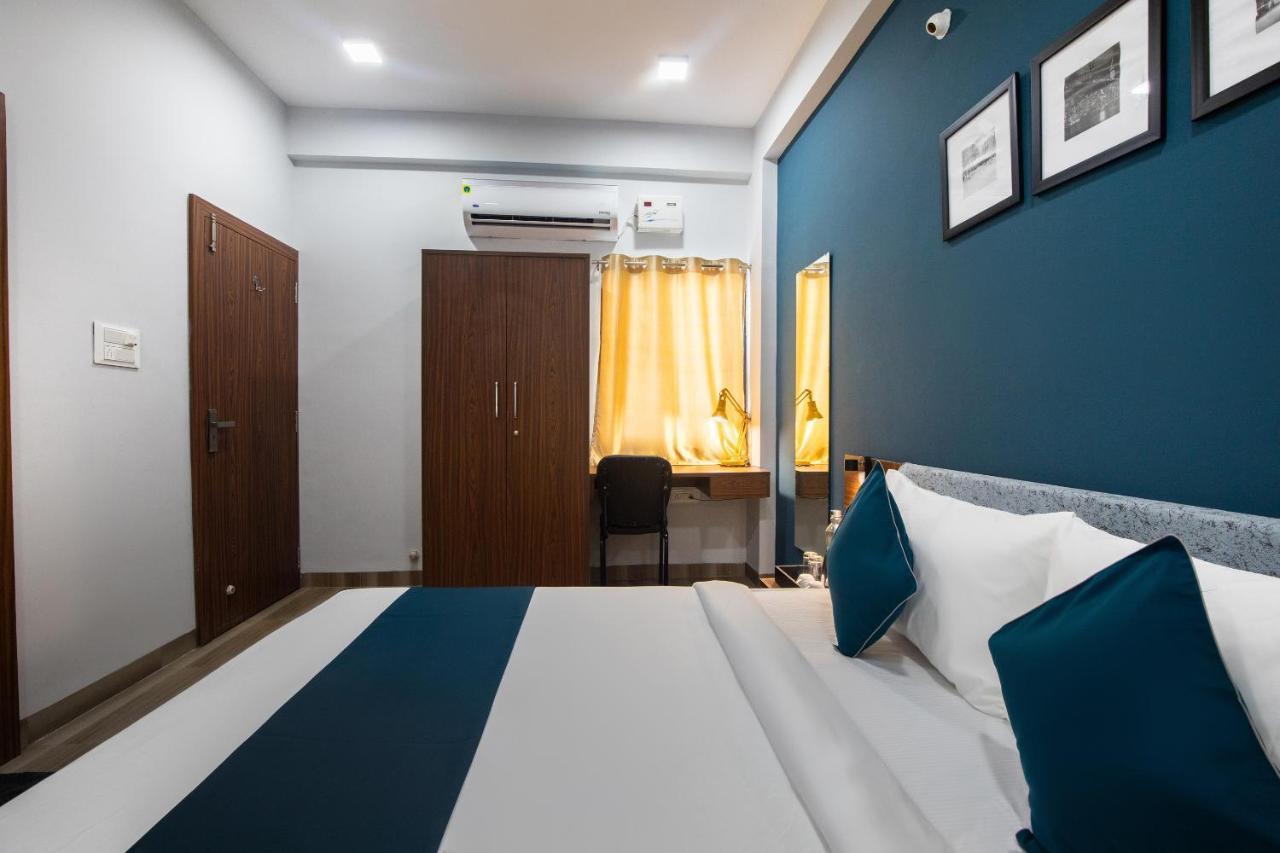 Hotel Ballfin Indore Индор Екстериор снимка
