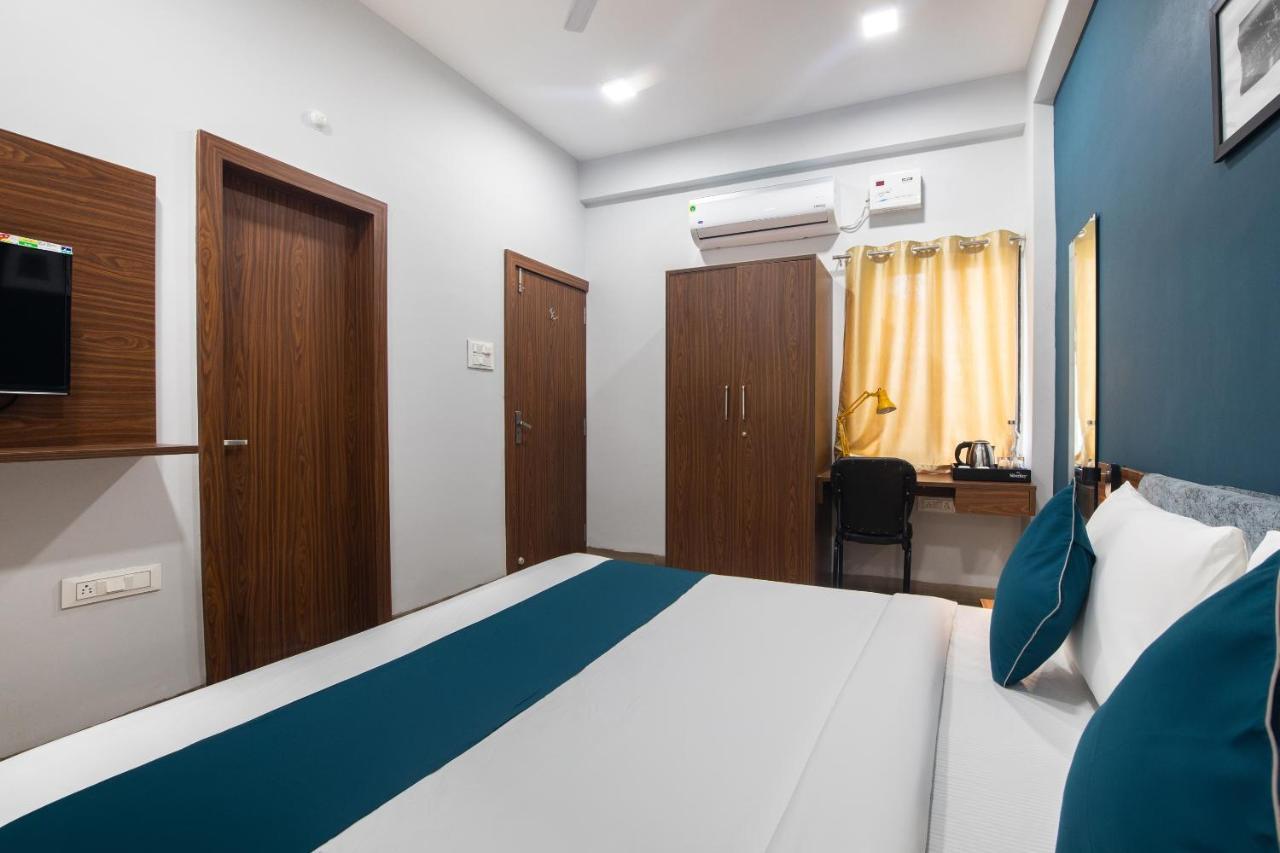 Hotel Ballfin Indore Индор Екстериор снимка